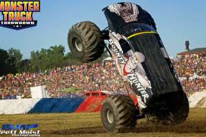monster-truck-throwdown-best-of-2014-058