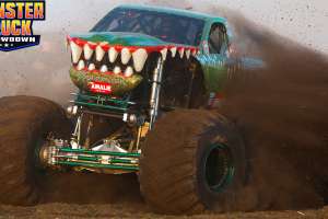 monster-truck-throwdown-2015-042
