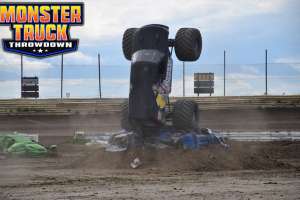 monster-truck-throwdown-edmonton-2015-031
