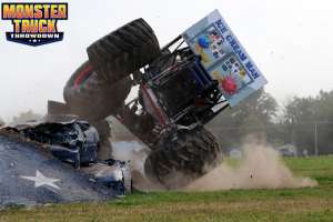 monster-truck-throwdown-mount-pleasant-2013-019