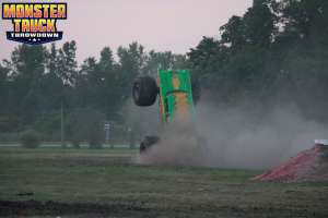 monster-truck-throwdown-mount-pleasant-2013-035