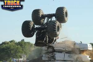 monster-truck-throwdown-mount-pleasant-2014-017