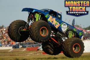 monster-truck-throwdown-mt-pleasant-2015-008