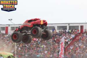 monster-truck-throwdown-oxford-2013-011