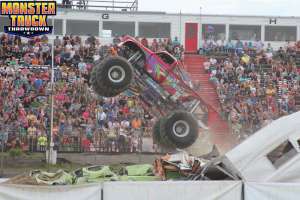 monster-truck-throwdown-oxford-2013-015