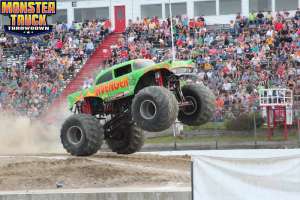 monster-truck-throwdown-oxford-2013-016
