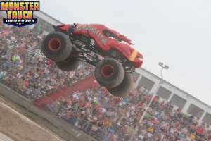monster-truck-throwdown-oxford-2013-019