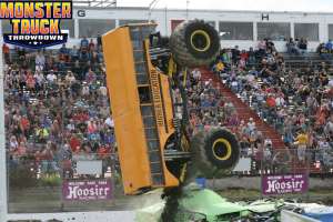 monster-truck-throwdown-oxford-2014-003