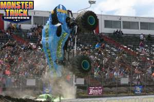 monster-truck-throwdown-oxford-2014-004