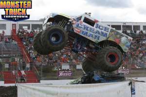 monster-truck-throwdown-oxford-2014-006
