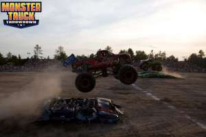 monster-truck-throwdown-st-ignace-2013-012
